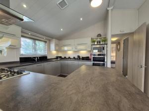 The Blue Lagoon 2 bedroom lodge with hot tub