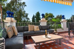 2 bdr apartment next to the beach in Puerto Banús