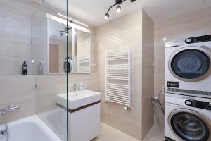 Skypark Tower 3- Free parking and city views