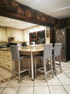 29 on Edward - 4 bedroom House