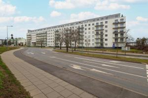 Beautiful Apartment with Balcony by Noclegi Renters