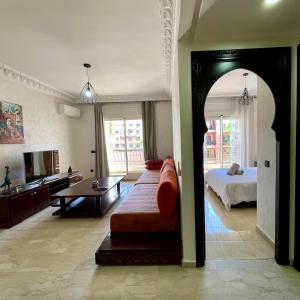 In Gueliz, Chic and Ethnic with a palm view