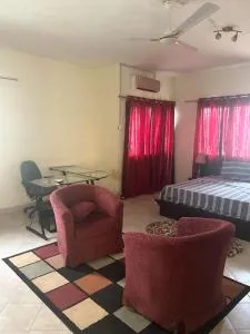 Oaks Ville - Nkawkaw