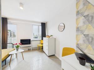 Intimate Studio Close to PGE Narodowy by Noclegi Renters