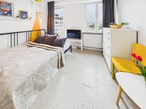 Intimate Studio Close to PGE Narodowy by Noclegi Renters