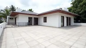 Taru Sunset Villa - 乌普韦利