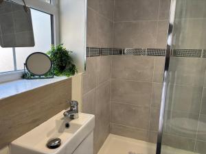 2 BD House, near City Center