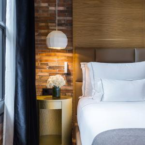 El DE Empire Suite Near Delhi Airport