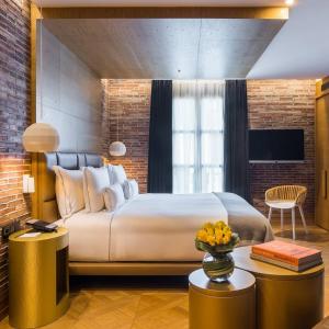 El DE Empire Suite Near Delhi Airport