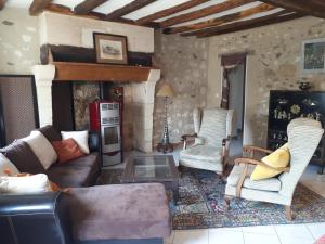 B&B / Chambres d'hotes LOGEVEIL - Maison d-hotes --Charme et Bien-etre-- - proche foret et golf : photos des chambres