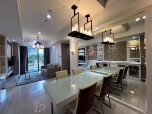 Luxury 3 Bed Casa Grande Mall Kota Kasablanka By Travelibu