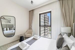 VayK - Stylish 1 BD Getaway in Dubai Creek Harbour