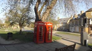 Spacious 3 bedroom lodge at Avonvale Holiday Lodge