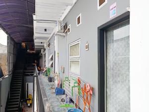 RedDoorz at Brawijaya Central Kampung Inggris