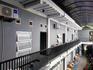 RedDoorz at Brawijaya Central Kampung Inggris