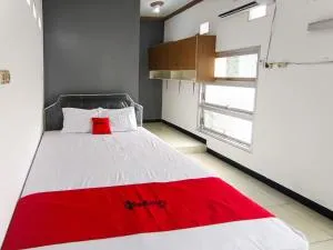 RedDoorz at Brawijaya Central Kampung Inggris - Pelem