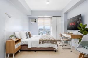 Furnished Studio in Cebu IT Park with WiFi, Netflix and Pool Access