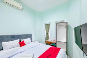 RedDoorz Near Kedungmundu Semarang