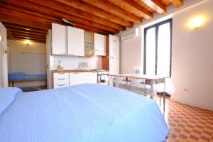 723 - Appartamento monolocale a Marcelli in centro con vista mare SPIAGGIA inclusa nel prezzo