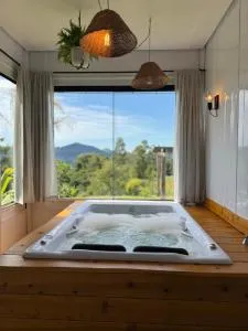 Container próximo Gramado - 伊格雷日尼亚