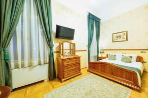 Standard Double or Twin Room room in Cotton House Hotel Budapest