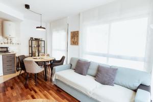 Apartment in El Campello with a pool and beach 250 meters away