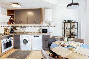 Apartment in El Campello with a pool and beach 250 meters away