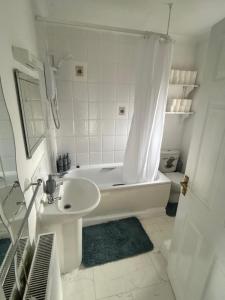 Beautiful Family-Friends 3 Bedroom Cosy Home Birmingham