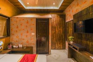 Shiv Rudraksh Resort, Near Assi Ghat