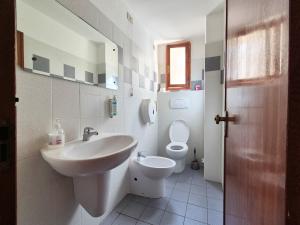 Double or Twin Room with Shared Bathroom room in Helvetia Pisa Tower