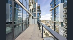 CBD Resort with King Suite, Pool, Gym, Sauna, Cafe, Wifi, IGA