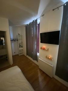 B&B / Chambres d'hotes Home SAINT MICHEL : photos des chambres