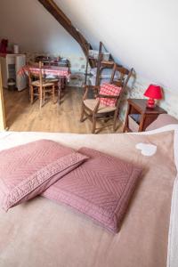 B&B / Chambres d'hotes Ecuries de Saint Maurice- Maison d'hotes de Gondou : photos des chambres