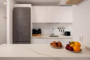 Modern apartment 300m from beach