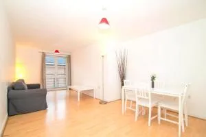 Buick House, Kingston Upon Thames - 新莫尔登