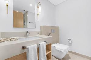 FIRST CLASS 2BR Creek Harbour & Burj Views