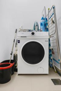 FIRST CLASS 2BR Creek Harbour & Burj Views