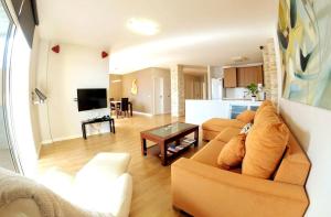 Facing the ocean - Full Appt 2 ch double