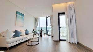 Waterfront A La Carte Residence