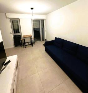 Appartements Cozy studio avec balcon aux portes de Geneve : Appartement - Vue sur Ville