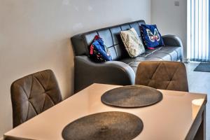 One-bedroom ground floor apartment in Birmingham with parking