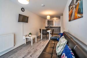 One-bedroom ground floor apartment in Birmingham with parking