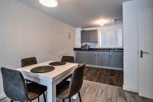 One-bedroom ground floor apartment in Birmingham with parking