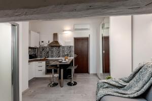 StayEasy Corso Como 9 - Attic studio apartment