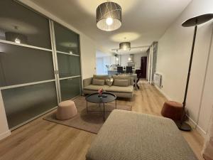 Beautiful renovated 2 room garden box Eurexpo-Lyon- Stadium