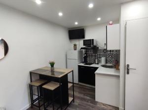 ღ NeoNest - Studio Hyper Centre , Wifi & Cour