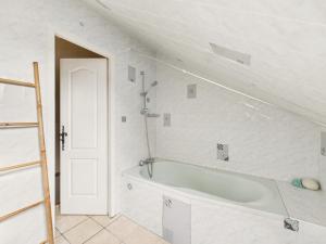 Maisons de vacances Charmante maison de campagne pour 6 avec jardin : photos des chambres