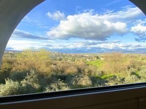 Deluxe Two-Bedroom Apartment with Garden View