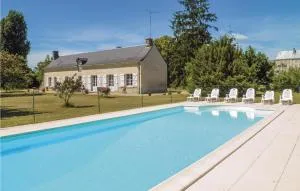 4 Bedroom Amazing Home In Bourgueil - 布尔格伊