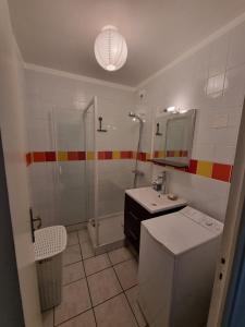 Appartements Apartment Proche de la gare : photos des chambres